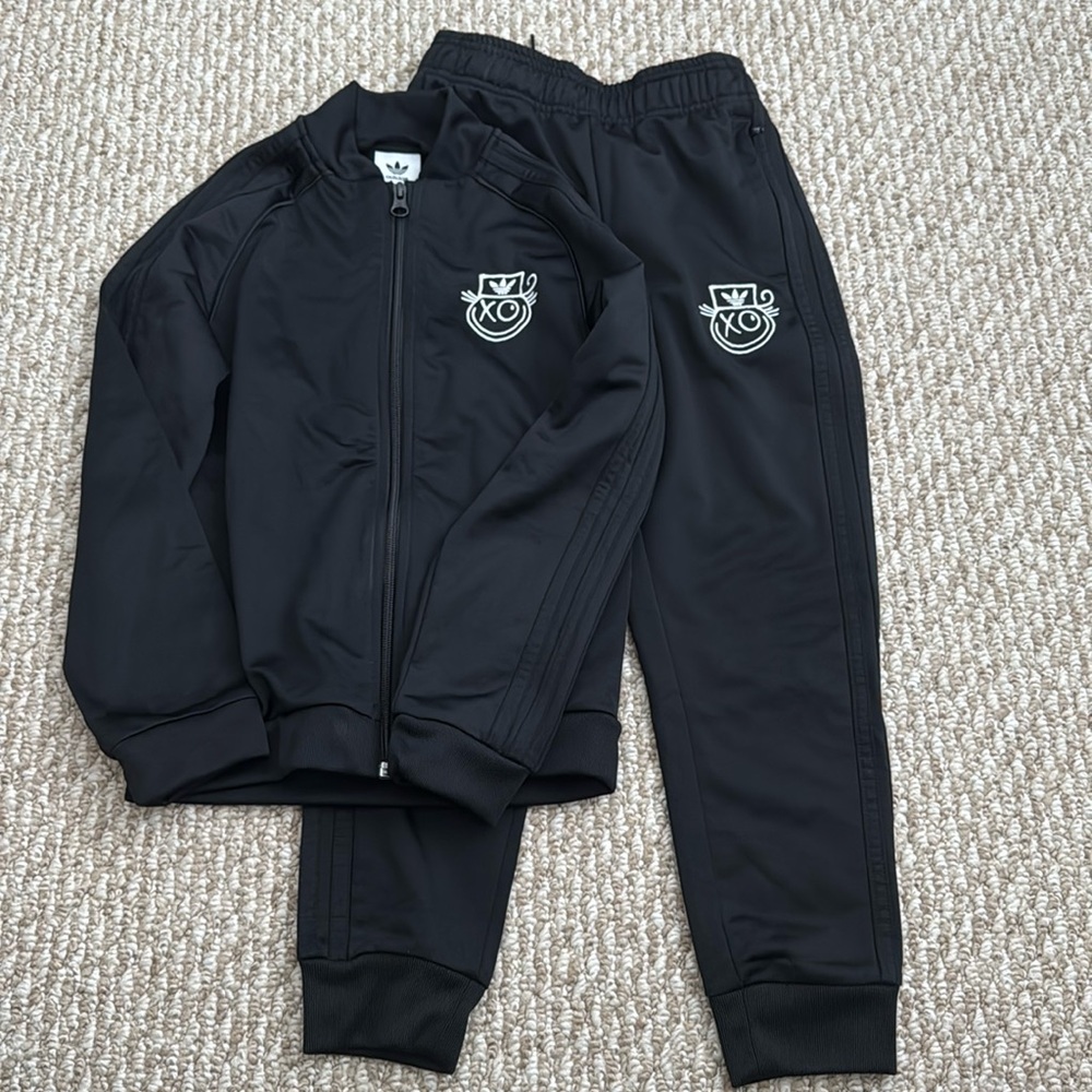 Adidas x Andre Saraiva The World Needs Love Size boys XS 7-8y